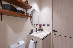 Corasol Modern Apt with Terrace