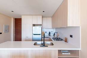 Corasol Modern Apt with Terrace