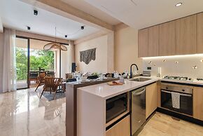 Corasol Modern Apt with Terrace
