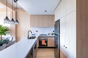 Corasol Modern Apt with Terrace