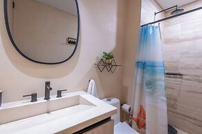 Corasol Modern Apt with Terrace