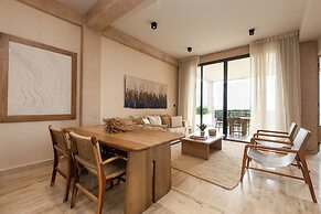 Corasol Modern Apt with Terrace