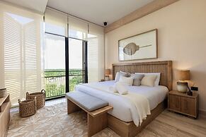 Corasol Modern Apt with Terrace