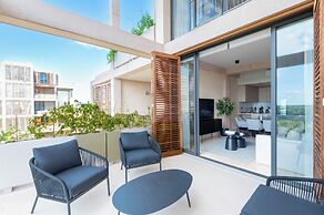 Corasol Modern Apt with Terrace