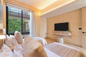 Corasol Modern Apt with Terrace