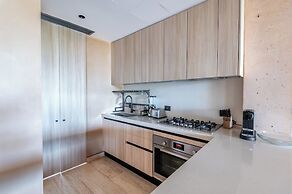 Corasol Modern Apt with Terrace