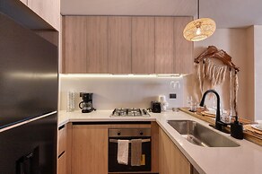 Corasol Modern Apt with Terrace