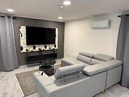 Bryanston Luxury Secure 4BR Haven
