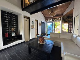 Auaecoco Hotel