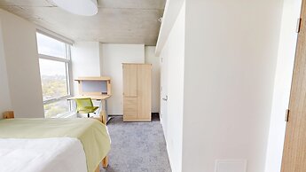 Oak House Residence