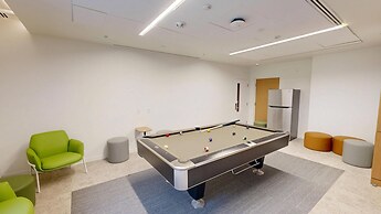 Oak House Residence