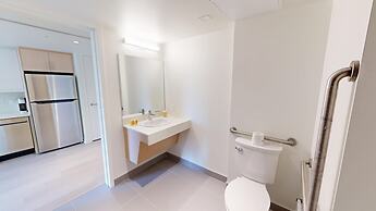 Oak House Residence