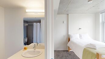 Oak House Residence