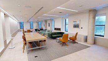 Oak House Residence