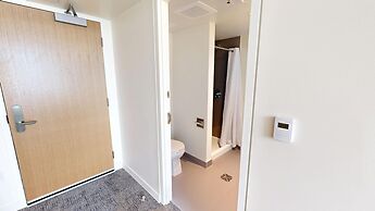 Oak House Residence