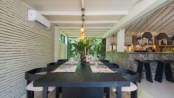 Villa Dreamora by Villa Finder