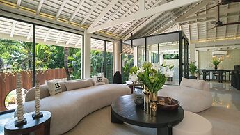 Villa Dreamora by Villa Finder