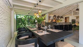 Villa Dreamora by Villa Finder