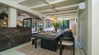 Villa Dreamora by Villa Finder