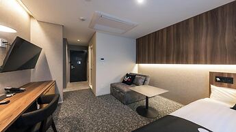 THE STILL HOTEL