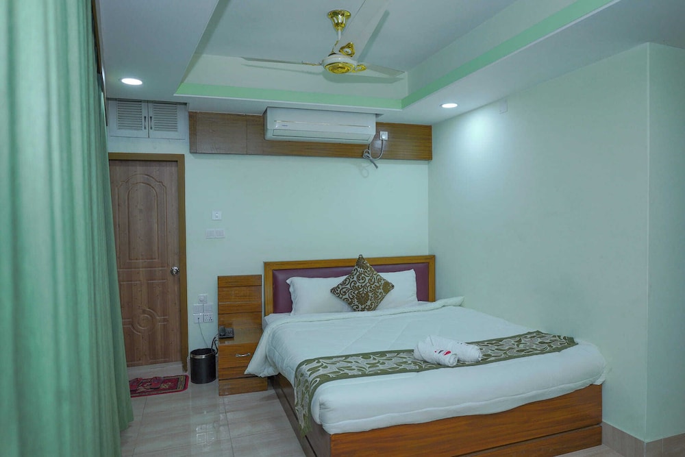 Rochas Hotel & Resort Bogura