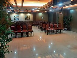 Rochas Hotel & Resort Bogura