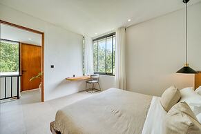 Malvarrosa Stylish 1BR Private Pool Villa Bingin