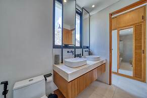 Malvarrosa Stylish 1BR Private Pool Villa Bingin