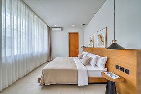 Malvarrosa Stylish 1BR Private Pool Villa Bingin