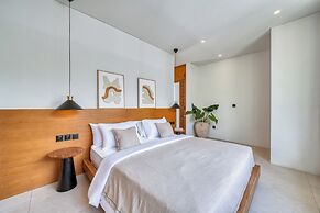 Malvarrosa Stylish 1BR Private Pool Villa Bingin