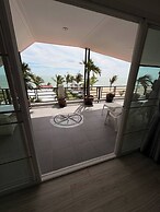 Romantic Beachside Retreat With Breathtaking Views