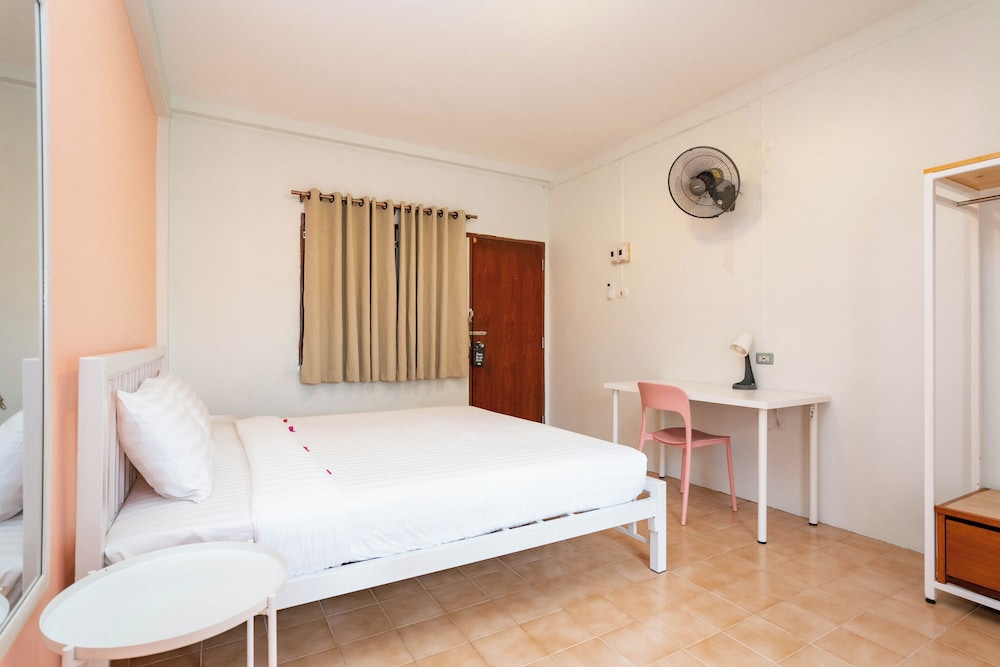 Pink Residence Chalong