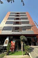Hotel Divines Residency