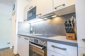 Modern 1BR 1LR Apt Donaustadt Area
