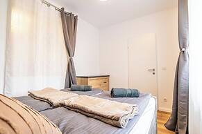 Comfy 2BR 1LR Apartment Donaustadt