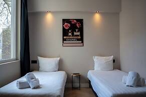 Hotel 83