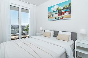 JG- Top Modern Apartment in Nueva Andalucia