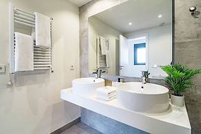 Inf2.5e- Tastefully Furnished Flat, Estepona Cente