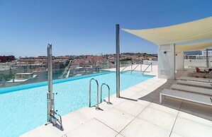 Inf2.5e- Tastefully Furnished Flat, Estepona Cente