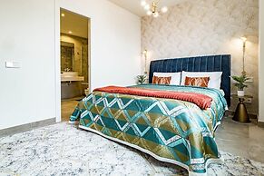 Inf2.5e- Tastefully Furnished Flat, Estepona Cente