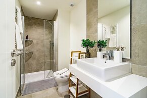 Inf2.5e- Tastefully Furnished Flat, Estepona Cente