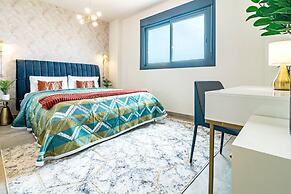Inf2.5e- Tastefully Furnished Flat, Estepona Cente