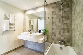 Inf2.5e- Tastefully Furnished Flat, Estepona Cente