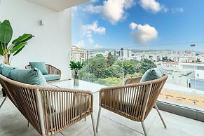 Inf2.5e- Tastefully Furnished Flat, Estepona Cente