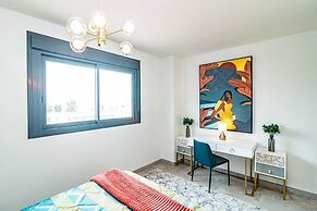 Inf2.5e- Tastefully Furnished Flat, Estepona Cente