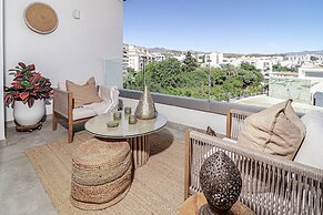 Inf2.4e - Modern 2-bed Apt With Roof top Pool