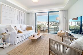 Inf2.4e - Modern 2-bed Apt With Roof top Pool