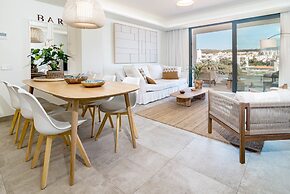 Inf2.4e - Modern 2-bed Apt With Roof top Pool