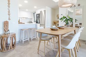 Inf2.4e - Modern 2-bed Apt With Roof top Pool