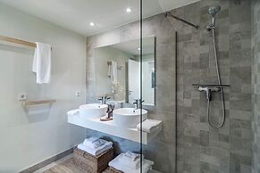 Inf2.4e - Modern 2-bed Apt With Roof top Pool